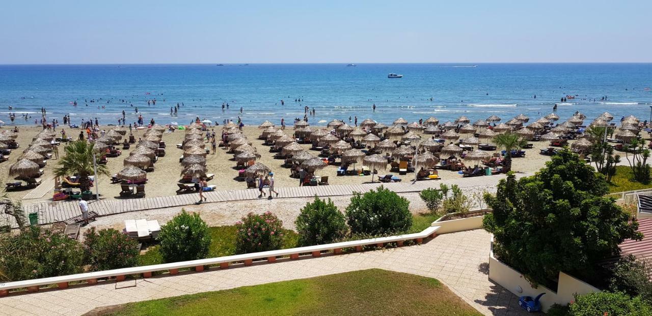 Haig'S Dream Flat On The Beach Ларнака Екстериор снимка